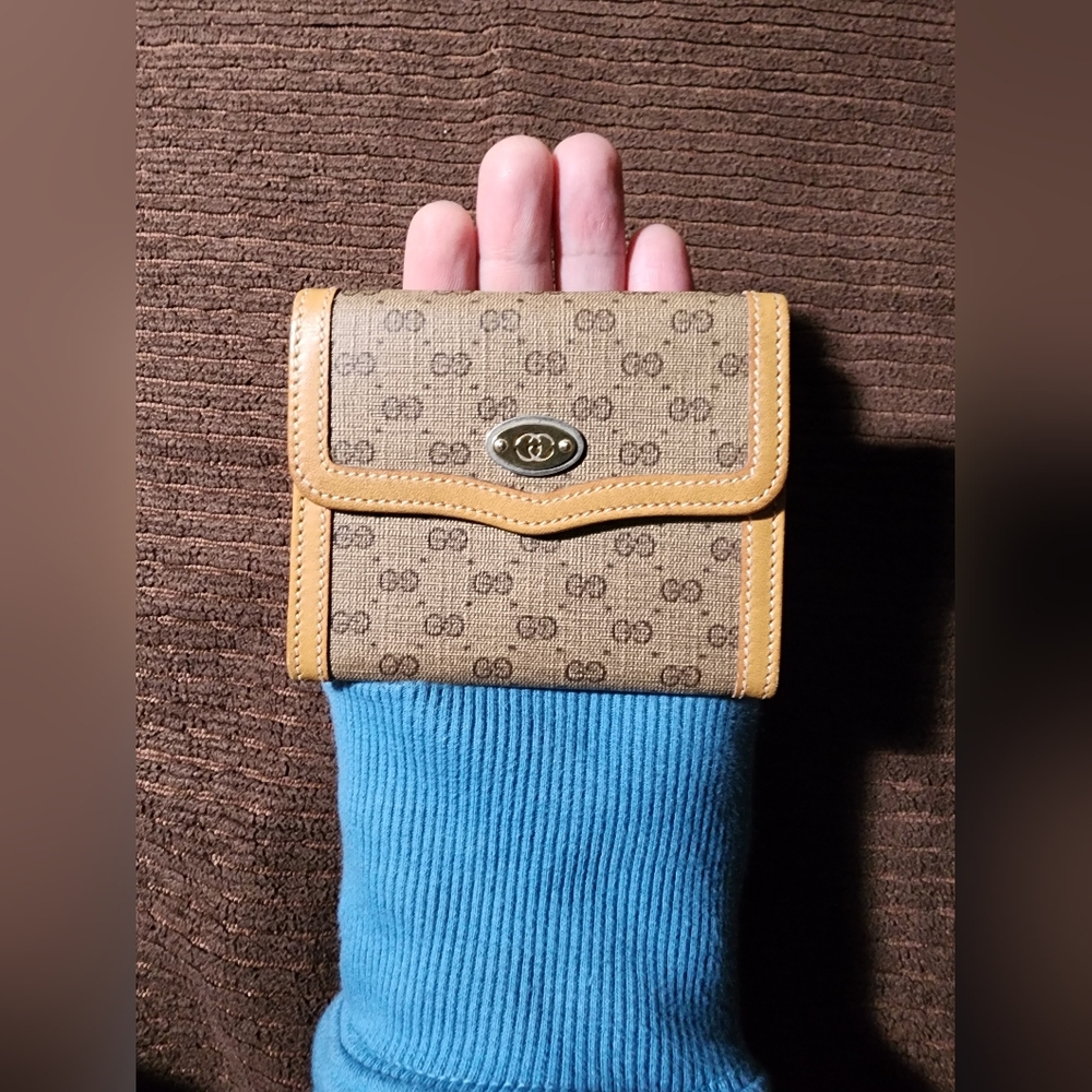 GUCCI Vintage Micro GG Leather Bi-fold Compact Wallet Coin Case Beige